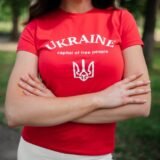 Футболка жіноча червона UKRAINE capital of free people