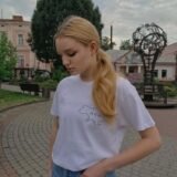 Футболка біла з патріотичним принтом HOME