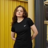 Жіноча футболка Nike чорна