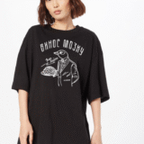 Жіноча футболка чорна з мерчем | 61-005