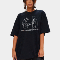 Жіноча футболка чорна з мерчем | 61-061