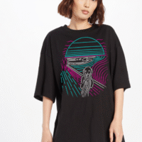 Жіноча футболка чорна з мерчем | 61-062