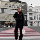 Жіночий зимовий оверсайз спортивний костюм з начісом Sanrado чорний RD407