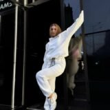 Жіночий зимовий оверсайз спортивний костюм з начісом Sanrado білий молочний RD406