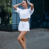 Костюм жіночий топ з шортами білий