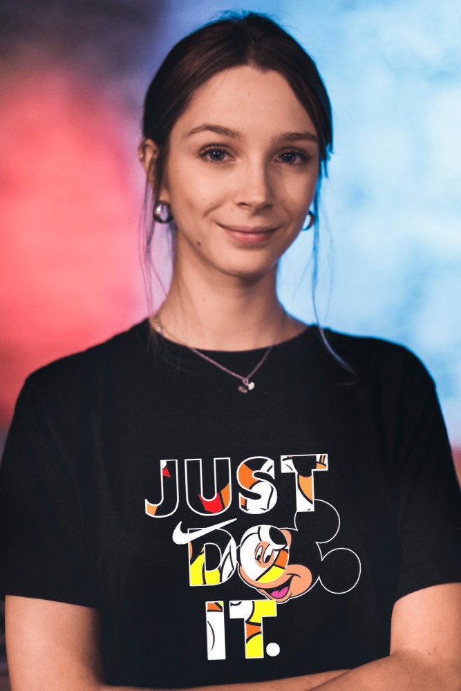 Футболка жіноча стильна з принтом чорна - Зображення 2