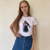 Жіноча біла патріотична футболка Чорнобаївка""